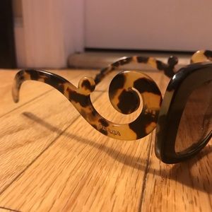 PRADA Tortoise Shell Sunglasses SPR 270 Blk